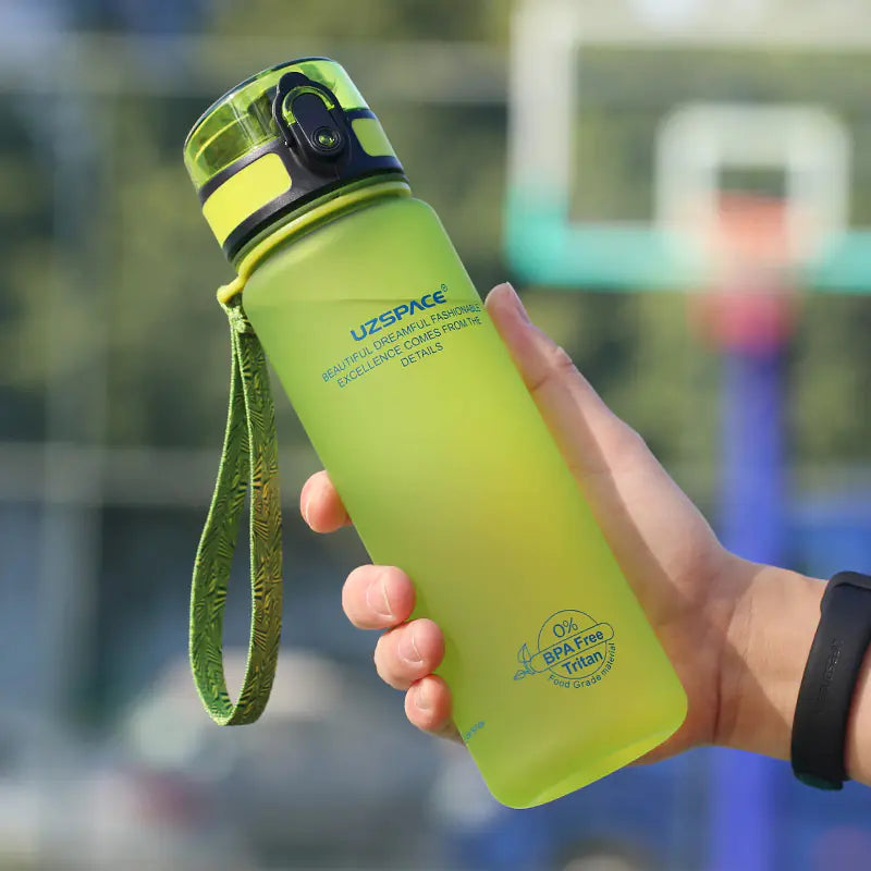 Portable Large Capacity Plastic Water Bottle for Sports