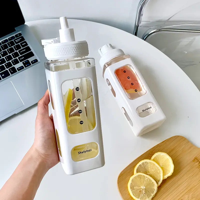 Outdoor Plastic Water Bottle with Straw, 800/1000ML
